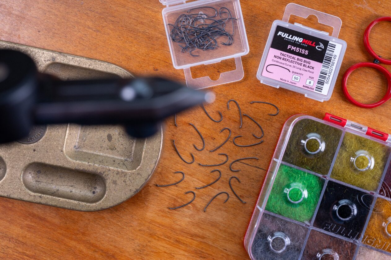 Tactical Big Bug Non Reflective Black Barbless